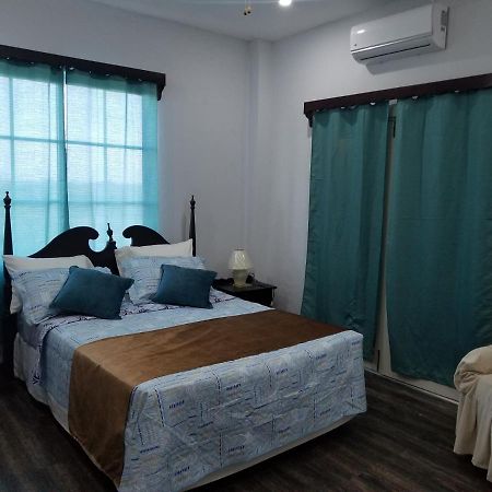 Royal View Apartment Plus Cidade de Belize Exterior foto