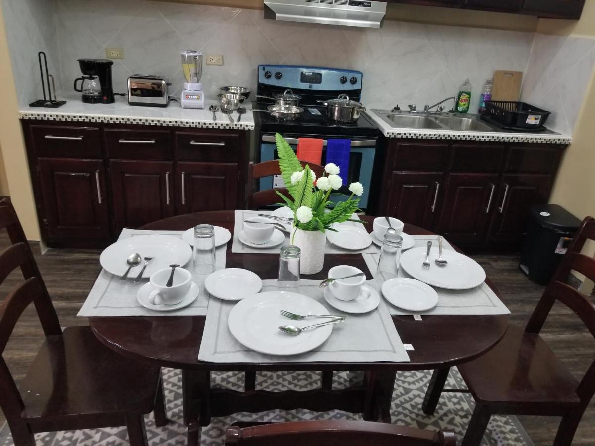 Royal View Apartment Plus Cidade de Belize Exterior foto