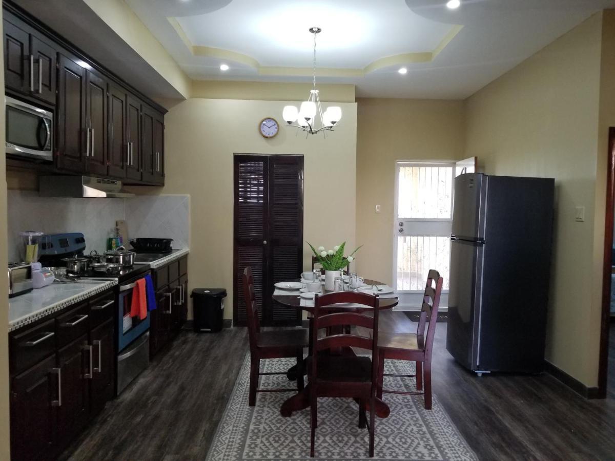 Royal View Apartment Plus Cidade de Belize Exterior foto