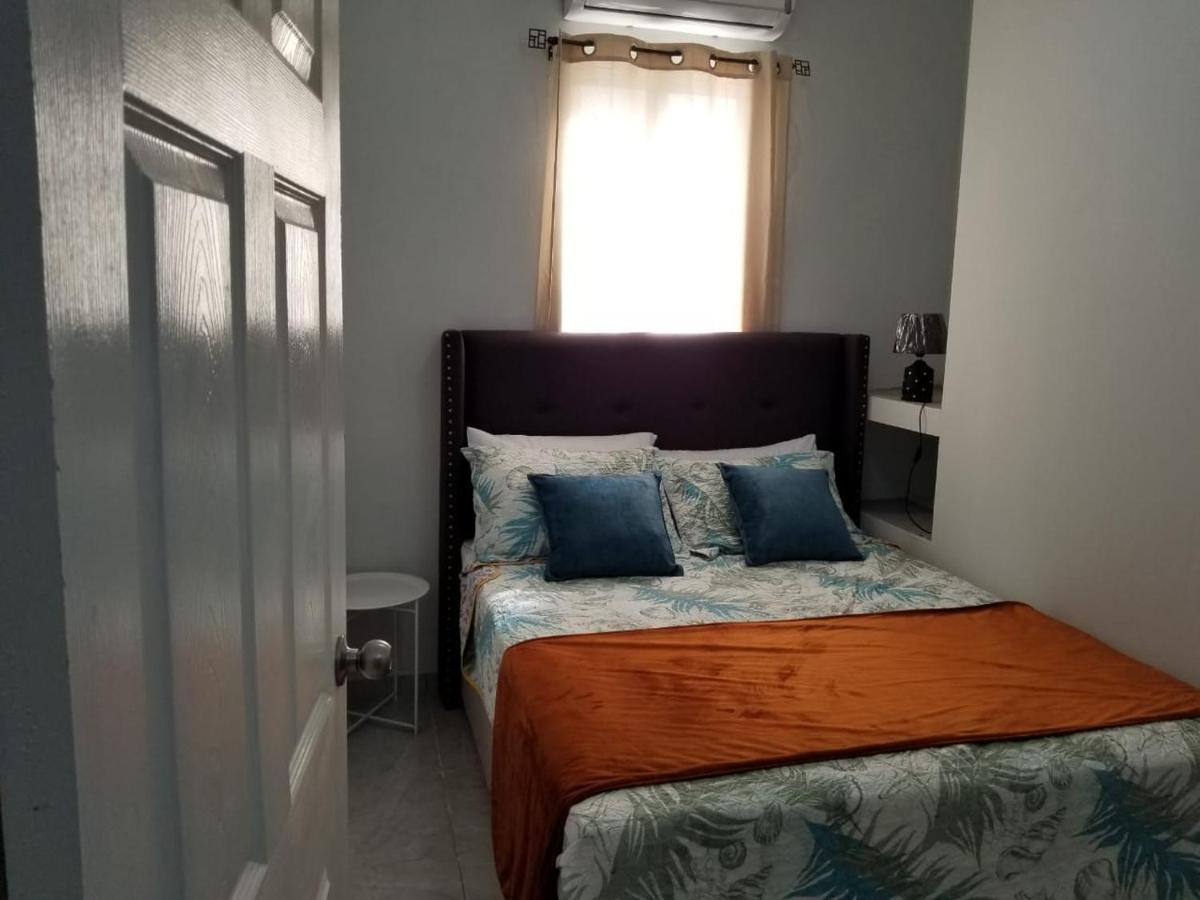 Royal View Apartment Plus Cidade de Belize Exterior foto